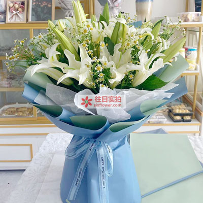 合肥8支白色多头百合洋甘菊，互倾的思念