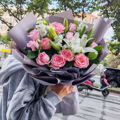 合肥11朵戴安娜粉玫瑰百合，与你一起追逐梦想